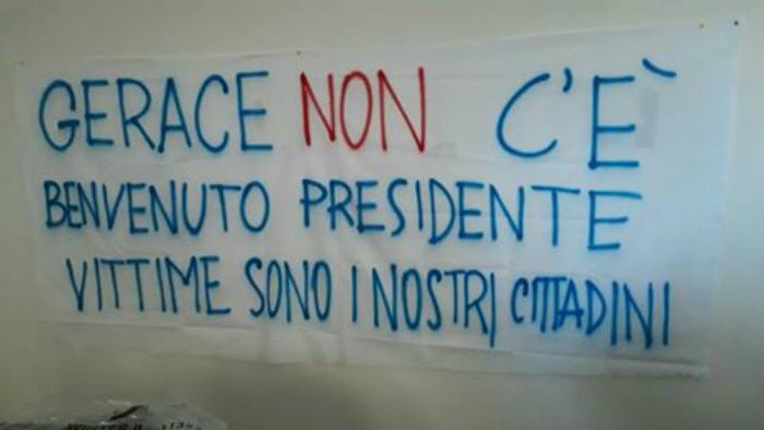 Mattarella sarà a Locri e a Gerace monta la protesta: "noi, abbandonati dalle Istituzioni" 51 gerace protesta mattarella