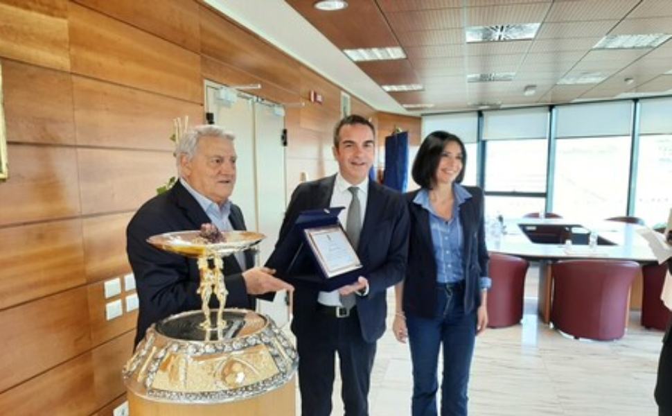 Gerardo Sacco dona alla Regione la sua opera "Ti racconto Calabria" 51 gerardo sacco regione
