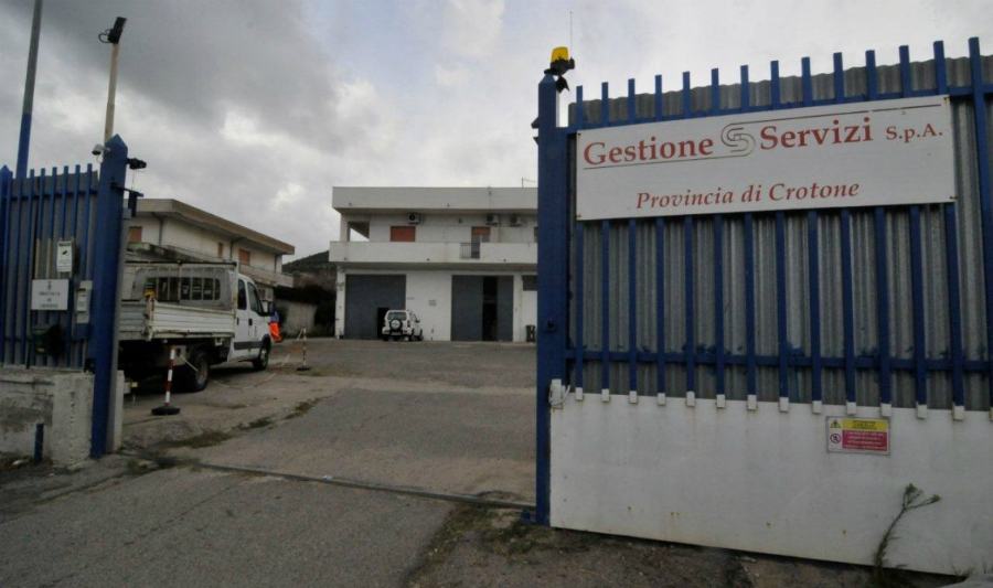 Barbuto M5S: «Crotone, triste fine per il romanzo “Gestione Servizi”» 53 gestione servizi