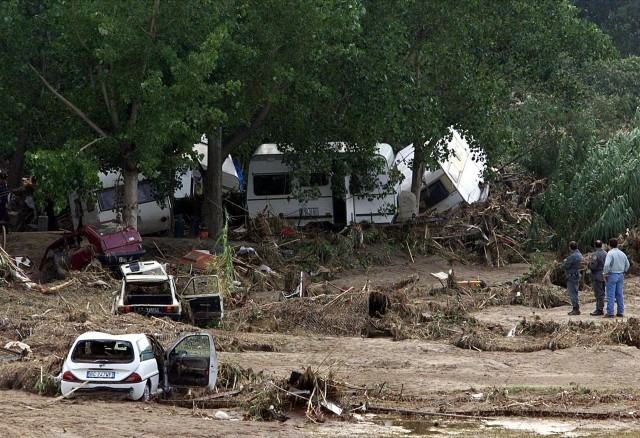 Oltre 500 tra morti e dispersi a causa del maltempo in Calabria 51 giare