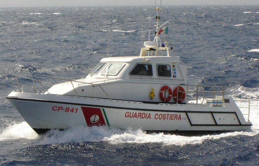 Guardia Costiera effettua due operazioni di soccorso nelle acque del Cosentino 53 guardia costiera cp841 1