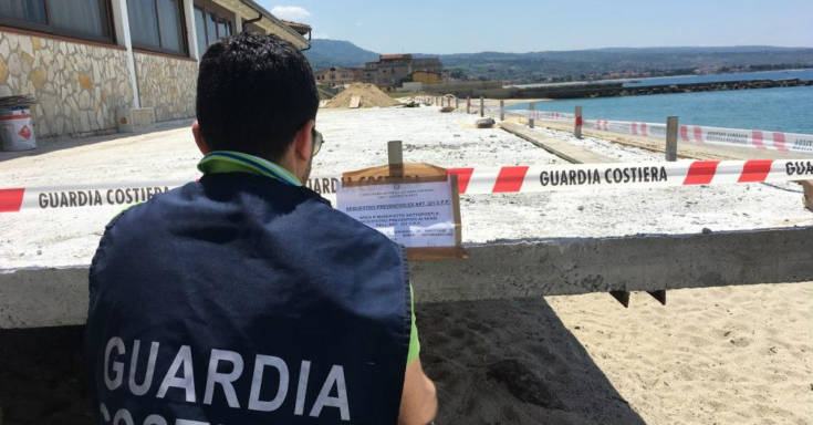 La Guardia costiera sequestra uno stabilimento balneare per lavori senza autorizzazione (FOTO) 55 guardia costiera sequestro 03