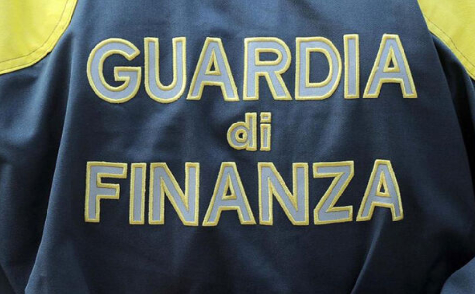 Fatture per operazioni inesistenti, indagato commerciante di auto di Rossano 51 guardia di finanza 1 13