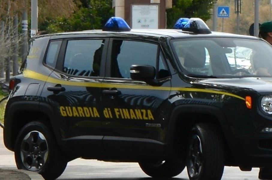 Droga: 75 chili in 2 giorni al confine con la Francia, arrestato un calabrese 56 guardia di finanza 113