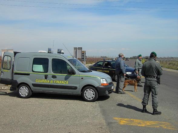 guardia di finanza posto di blocco1