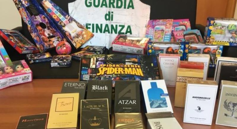 guardia finanza profumi giochi sequestro