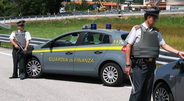 guardia finanza controlli strada