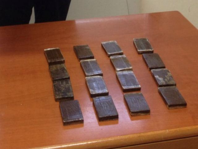 Studente sedicenne sorpreso nel cosentino insieme ad un disoccupato con sedici panetti di hashish 51 hASHISH cASSANO