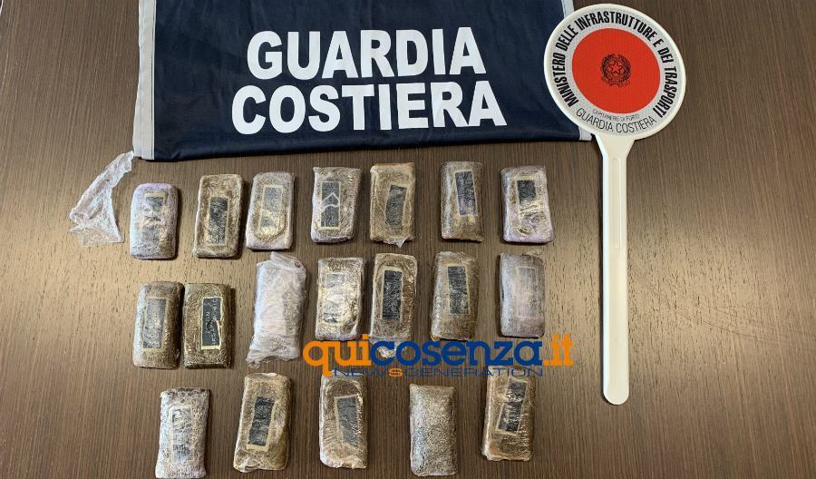 hashish guardia costiera pizzo