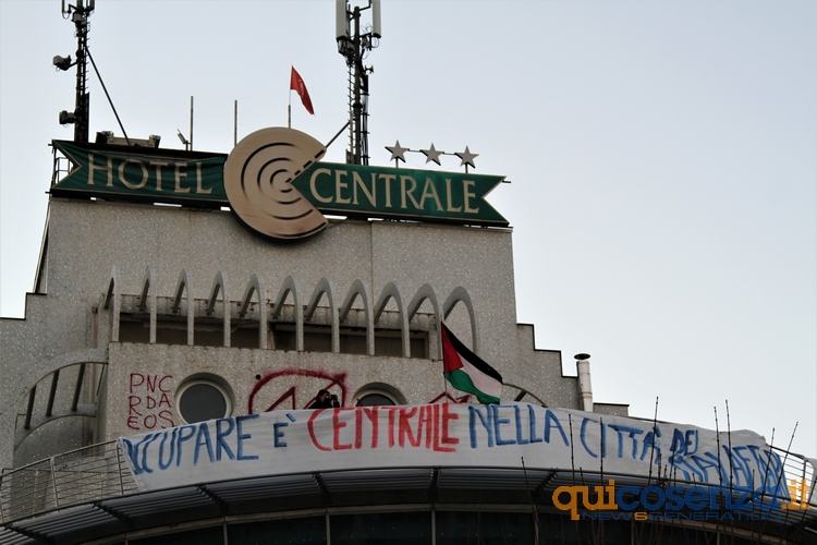 Sgombero via Savoia - Hotel Centrale, la guerra ai poveri di chi va al potere 56 hotelcentrale3901 2