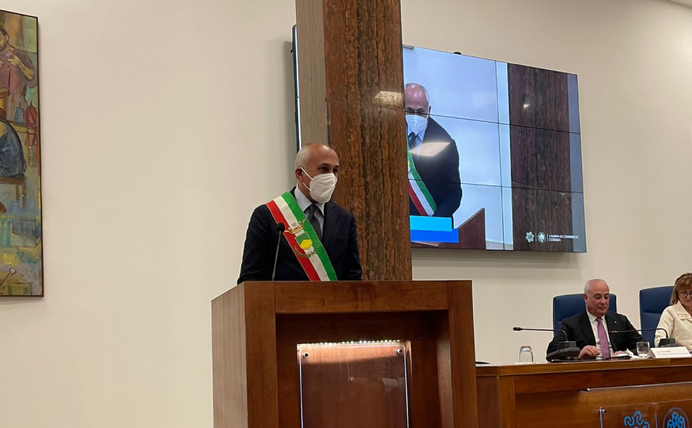 il Sindaco Franz caruso alla manifestazione della Camera di commercio 2 1