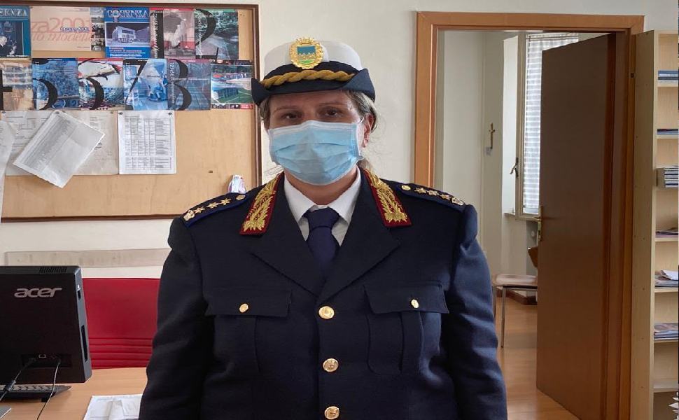 Da domani tornano aperti al pubblico gli uffici del Comando della Polizia Municipale 51 il comandante della polizia municipale Alessia Loise 1 1
