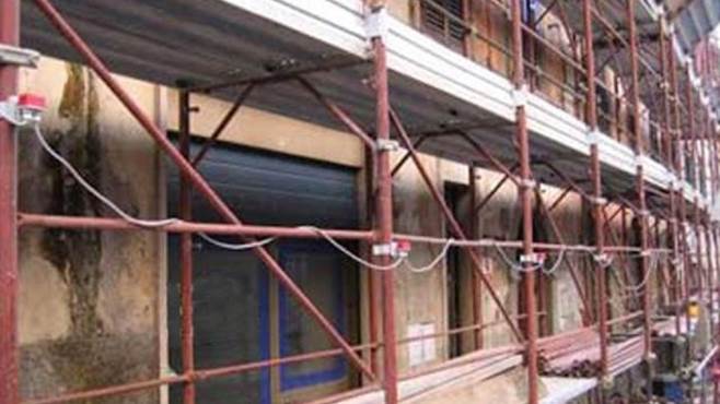 È morto l’operaio caduto dall’impalcatura 51 impalcatura