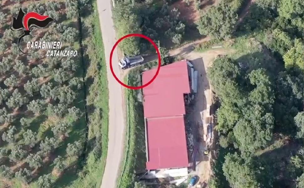 Estorsioni e intimidazioni mafiose a imprese e commercianti. Tre arresti 51 imprenditori estorsioni