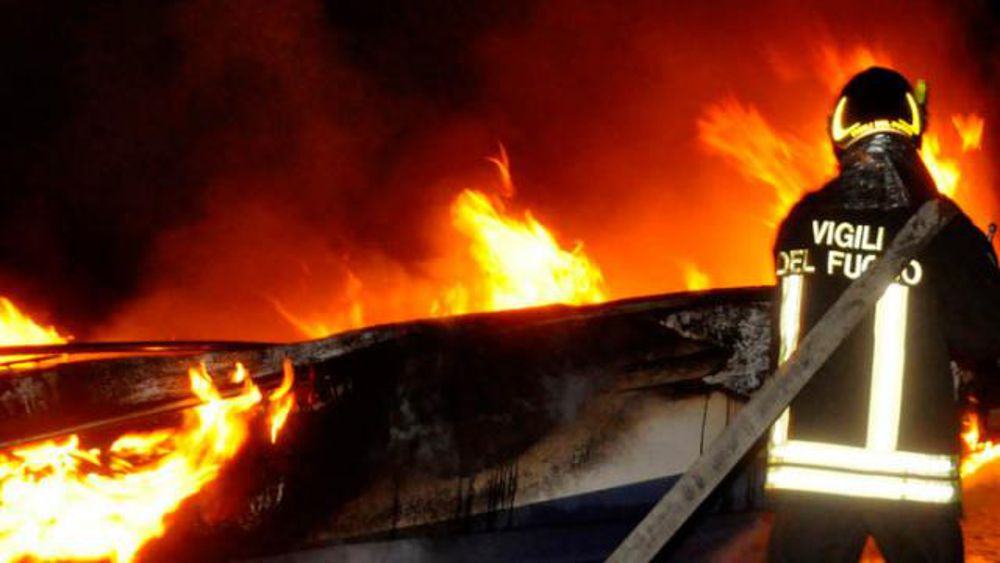 Come un "film del padrino", decapitato un cavallo e incendiato un fienile 51 incendio 8 1