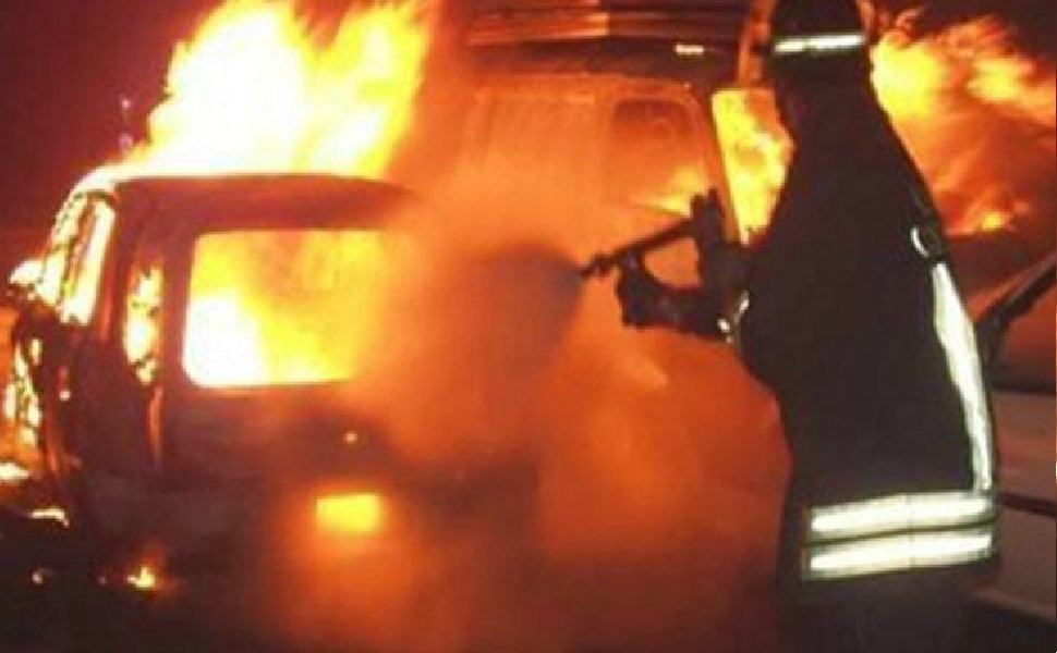 Il caso di Corigliano Rossano, incendi senza sosta. Arrivano i rinforzi 51 incendio auto 3 3 735x400 1 2