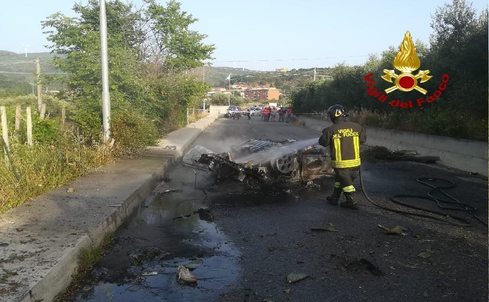 incendio auto catanzaro 1