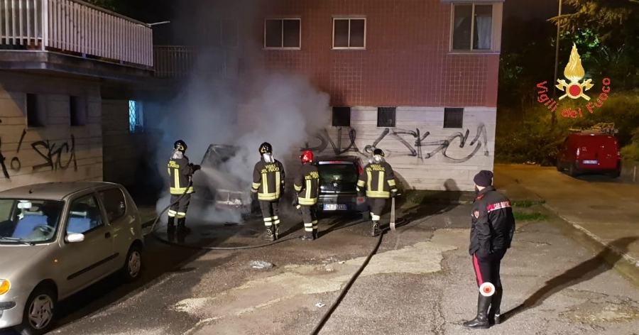 incendio auto via t campanella catanzaro
