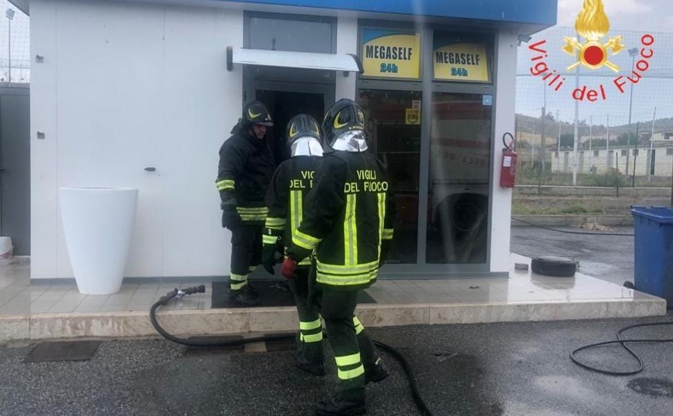 incendio botricello impianto carburanti 106