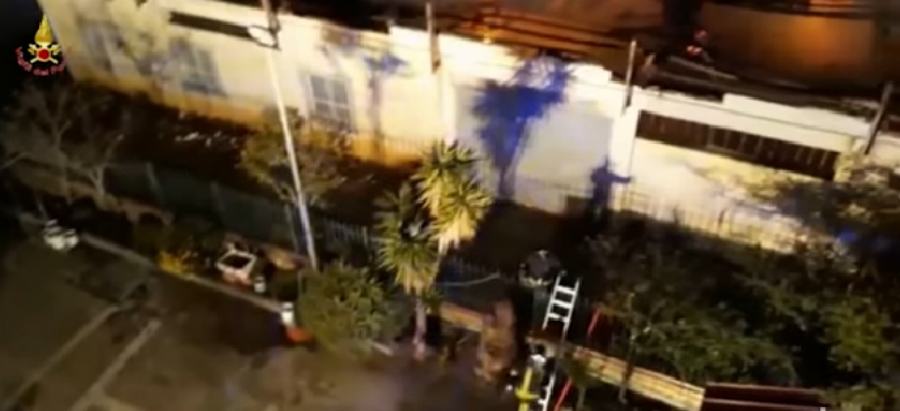 incendio capannone crotone