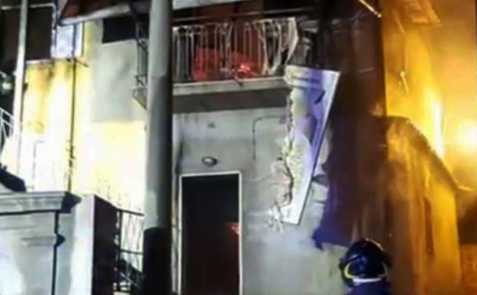 Incendiano casa ad un migrante per costringerlo a lasciarla, ricercati 51 incendio casa migrante soriano