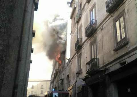 Comitato Piazza Piccola domani sera promuove una fiaccolata per il centro storico: "Rispetto e dignità" 51 incendio-cosenza-vecchia