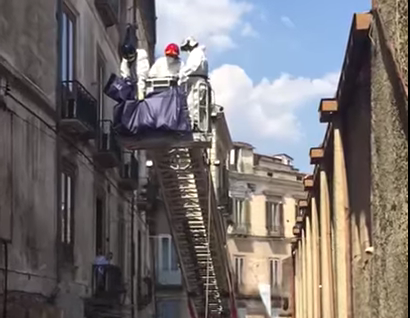 Tre morti non sono bastati, Cosenza Vecchia senza colonnine antincendio tra crolli e pulci 80 incendio-cosenza-vecchia