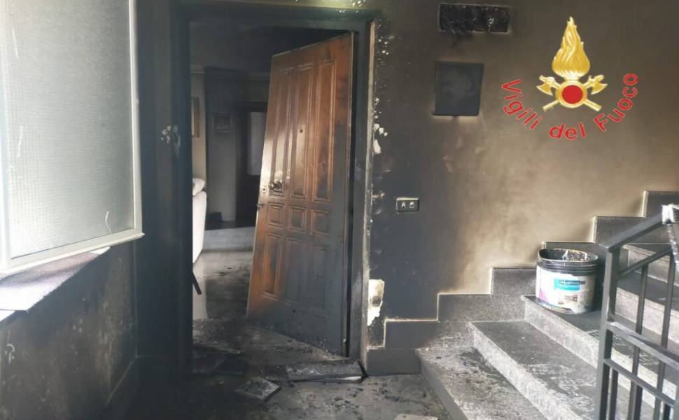 incendio lamezia via mantegna