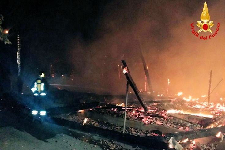 incendio Porto kaleo Steccato Cutro