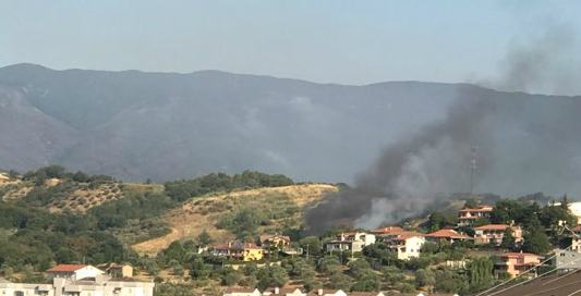 incendio rende piano monello