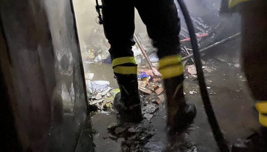 Incendio in un istituto scolastico, non si esclude l'origine dolosa 51 incendio vigili fuoco