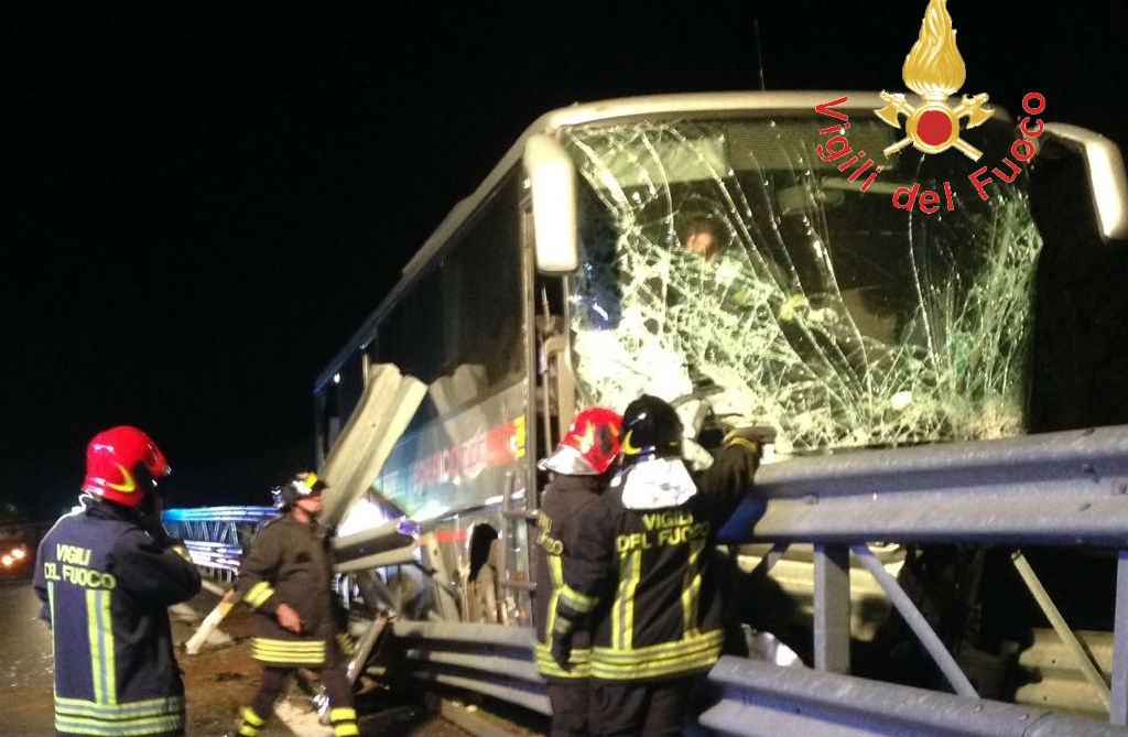 Incidente a catena sulla Salerno - Reggio Calabria, un arresto per il decesso della donna 51 incidente 17