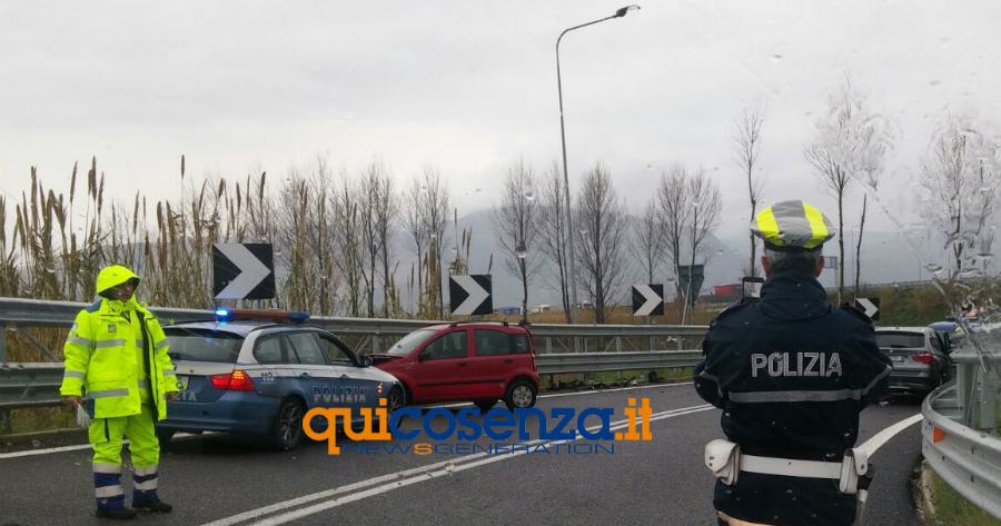 Incidente all'interno dello svincolo di Lamezia sull'A2, lunghe code 53 incidente a2 svincolo lamezia terme