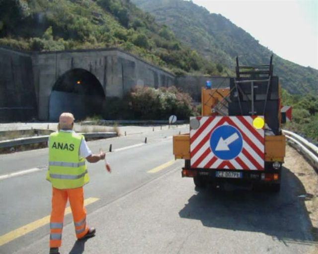 Autostrada A2: per lavori all'interno della galleria 'Moio', limitazioni al transito in provincia di Cosenza 51 incidente-anas