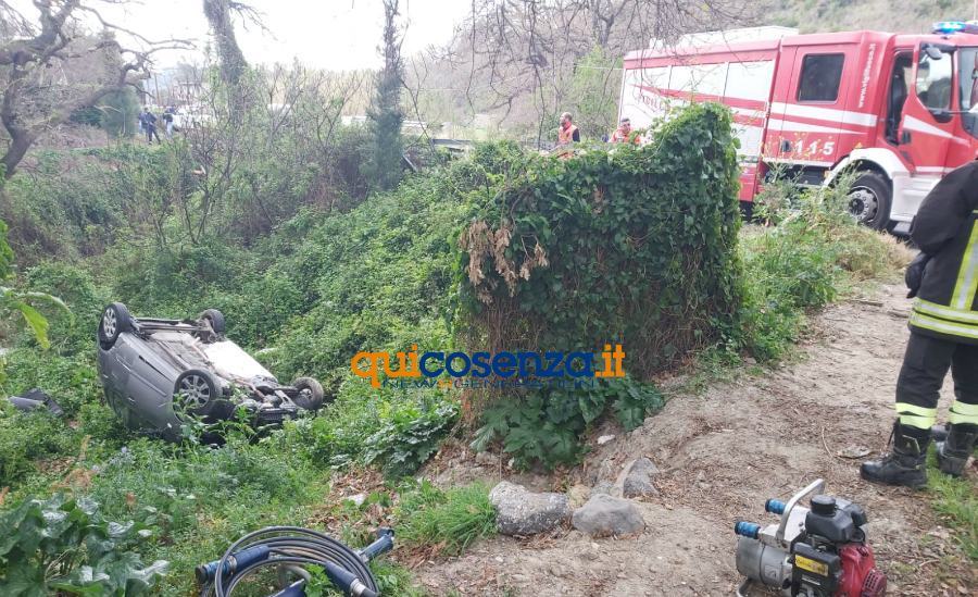 Tragico incidente stradale, vittima una donna di 48 anni 55 incidente benestare vittima 48 anni 03