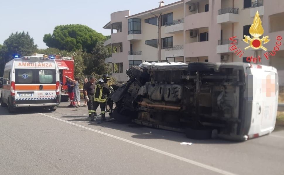 incidente montepaone ss 106 1