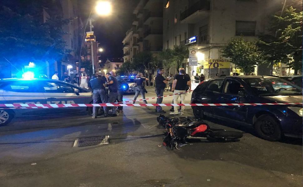 Violento scontro auto-moto in pieno centro a Cosenza 51 incidente moto via alimena 3 1