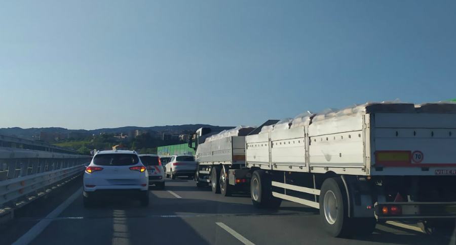 Scontro tra Rende e Cosenza sull'A2, due persone ferite 51 incidente rallentamenti a2 rende cosenza