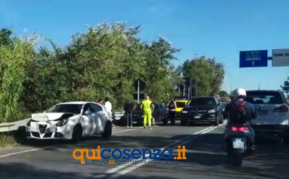 incidente rende piano monello