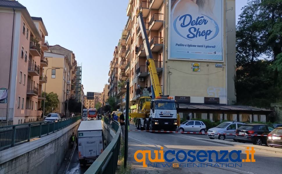 incidente via pasquale rossi camion 03