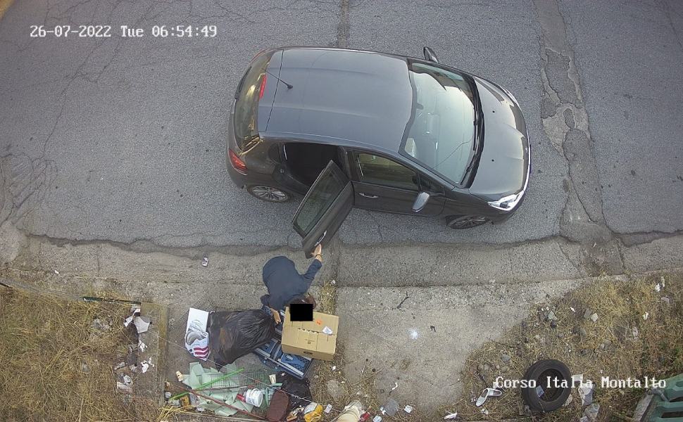 incivile montalto rifiuti corso italia 02