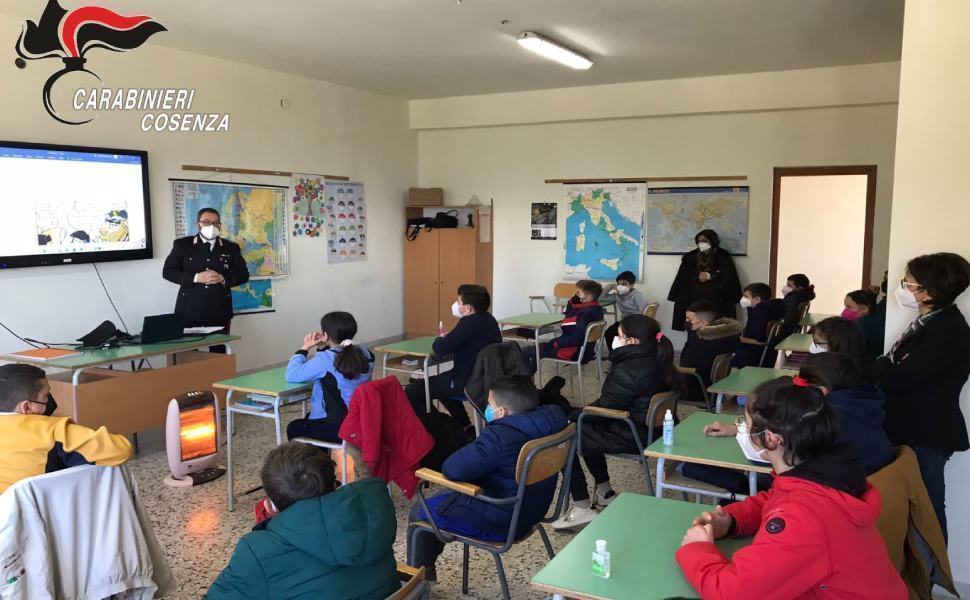 Legalità, carabinieri incontrano gli studenti a Lungro e San Donato di Ninea 51 incontro carabinieri scuole lungro san donato ninea
