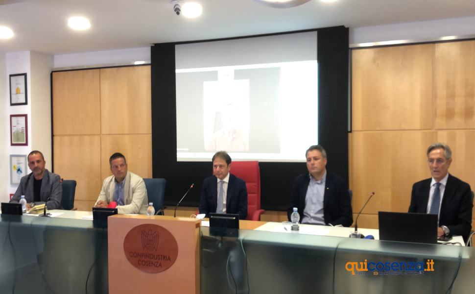 incontro confindustria sindacati cosenza 02