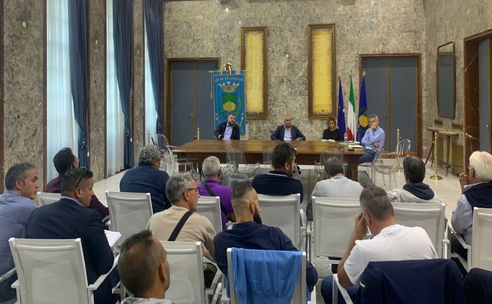 Bando dei rifiuti, il sindaco Caruso tranquillizza i lavoratori di Ecologia Oggi 51 incontro rifiuti