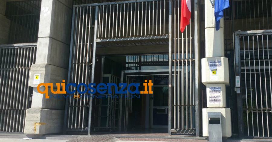 ingresso tribunale cosenza 4