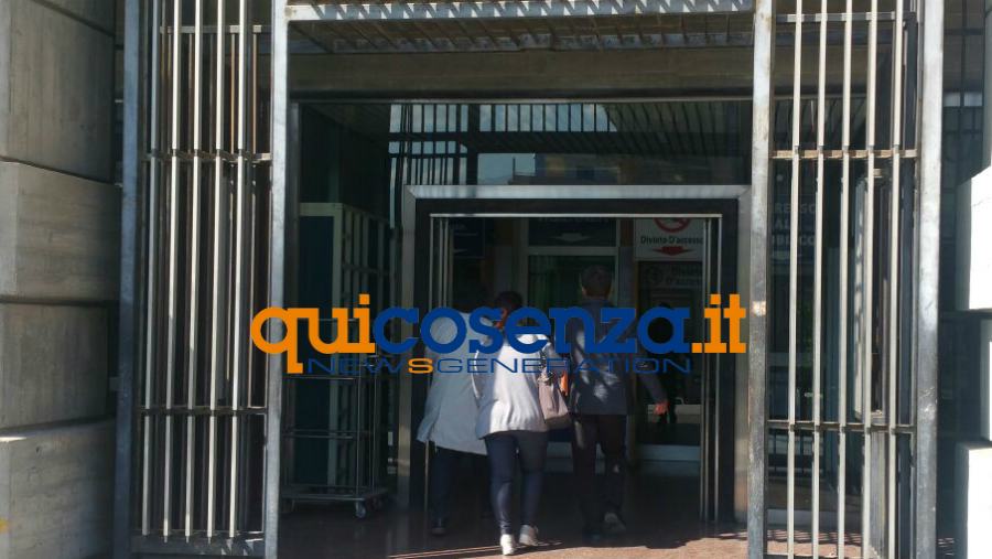 ingresso tribunale di cosenza 1