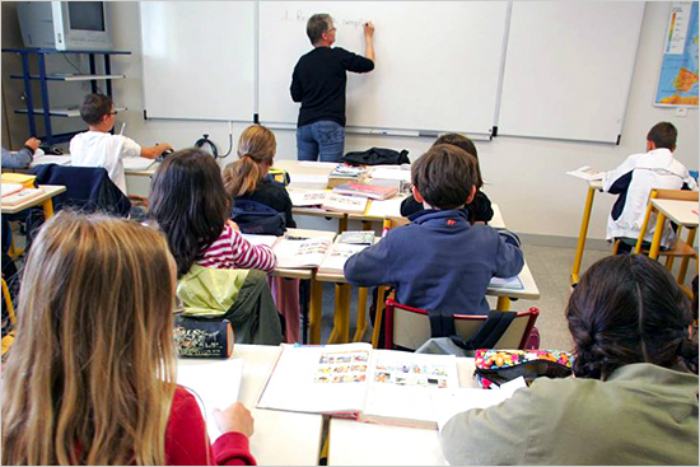 Chiudono le scuole, tra spunti culturali, voglia partecipativa, cura e amore 59 insegnante scuola 1