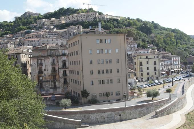 L'ecomostro Jolly hotel piace all'opposizione che critica Occhiuto: 'Vuole abbattere un edificio che non è del Comune' (AUDIO INTERVISTA) 56 jolly hotel