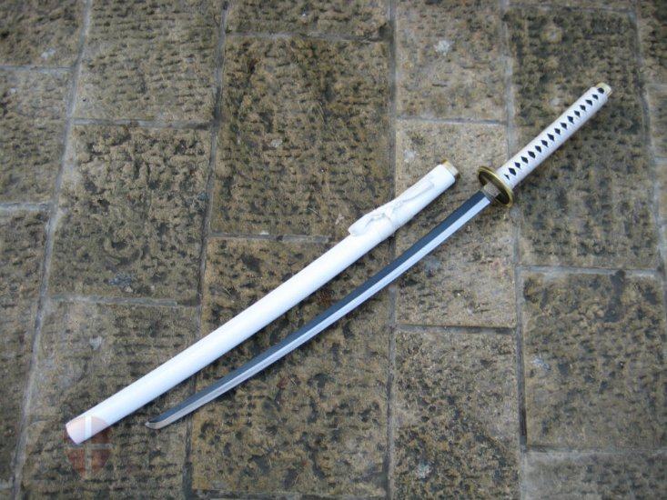 Sequestrate a Cosenza spade Katana, denunciato venticinquenne 53 katana