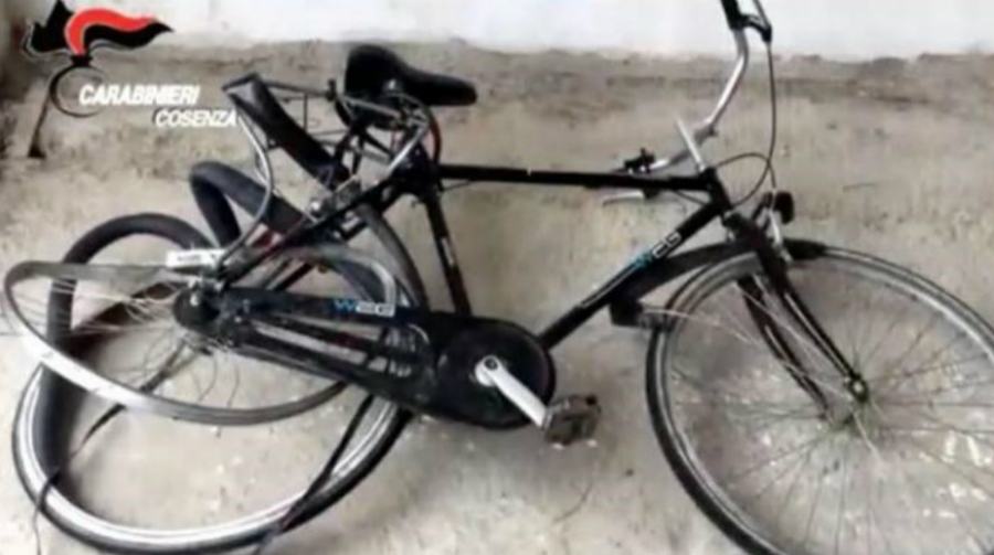 la bicicletta distrutta incidente 106